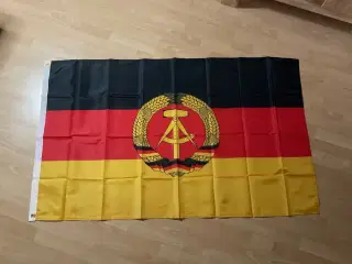 DDR flag i polyester