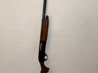 Benelli - kvalitets halvautomat.