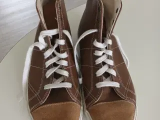 Støvler i brun ruskind