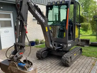 MOMSFRI-Minigraver, Volvo EC18E, kvalitetsmaskine