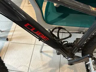 MTB Cykel model Cube som ny