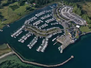 Bådplads i Kaløvig Havn sælges