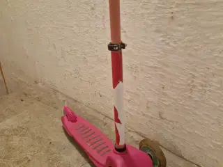 Trehjulet løbehjul pink