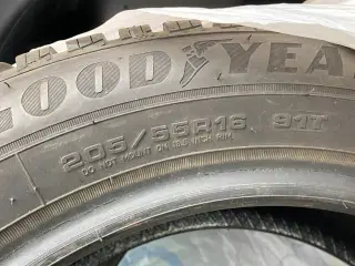 Vinterdæk 205/55R16 Goodyear ultragrip