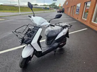 SYM X-Pro 50 Scooter 30km/t 