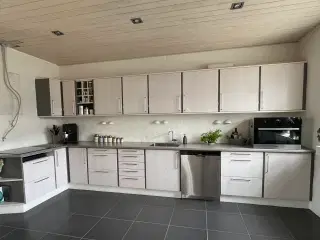 HTH køkkenskabe og hvidevarer 