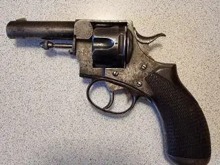 Webley revolver kal 44.