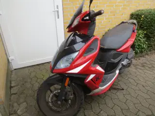 1 stk Kymco Super 8  knallert  30 km 