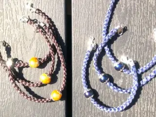 Flettede armbånd med perler - blå eller brun
