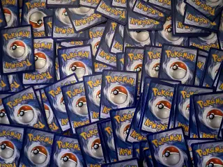 500 forskellige Pokemon kort