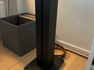 B&W højtaler standere