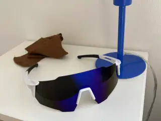 Blå solbriller