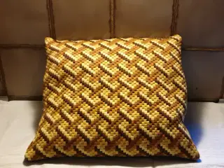 Broderi Pude