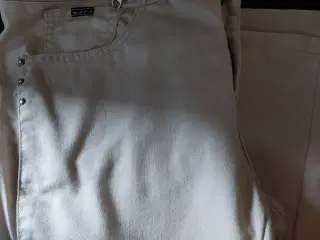 Pæn Lys  Sommerbuks Beige farvet str L