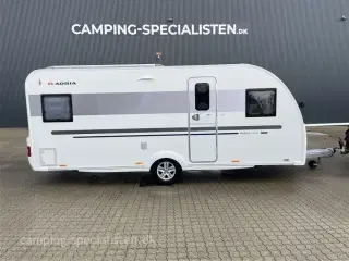 2017 - Adria Adora 522 UP   Adria Adora 522 UP 2017 - se den nu hos Camping-Specialisten.dk - queensbed seng