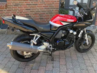 Yamaha FZS 600 Fazer