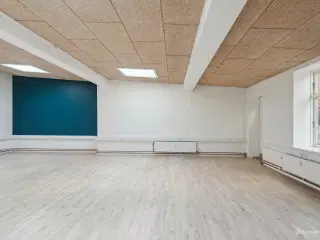 Lækkert kontor til leje på Skjulhøj Allé 14b. Ledigt fra 1. april