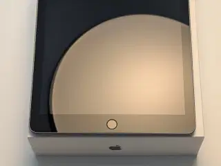 Ipad 6, meget velholdt. 