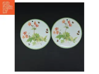 Porcelænsplatter med sommerfugle- og blomstermotiv (str. 2 styk. ø. 16 cm)