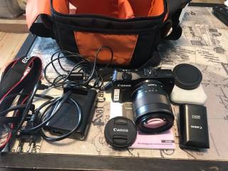 Canon M cinematic med tilbehør