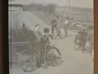 egense - en historie om den store vide verden, af 