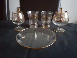 Glas, Isasitter og glas med gulddetalje