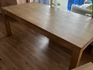 Spisebord