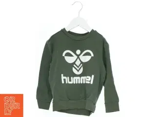 Grøn sweatshirt med logo fra Hummel (str. 104)