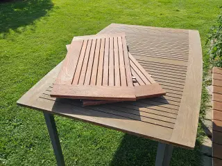 Havebord i træ med alustel