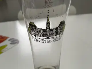 Flot dekorativ glas med billede af Christiansborg.