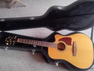 Ibanez guitar med kuffert. 