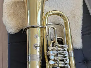 V.F. Červený CEB651-4, Eb tuba
