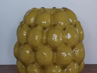 Citronvase i flot gul farve