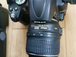 Nikon  kamera m. Udstyr 
