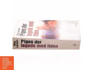 Pigen Der Legede Med Ilden (Millennium, 2. Bind) af Stieg Larsson (Bog)