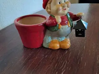 Retro julefigur med urtepotte og lanterne