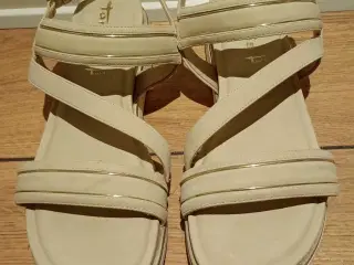 Damesandaler med Velcro, skind, TAMARIS, str. 41.