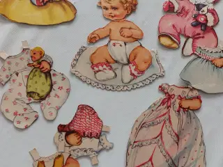 Gamle påklædningsdukker 