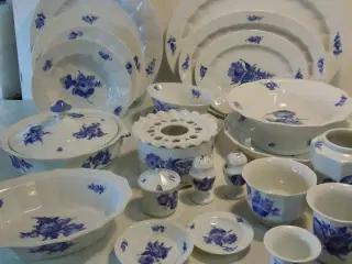 OPHØR 10-50% rabat på Blå Blomst kantet. Pris fra