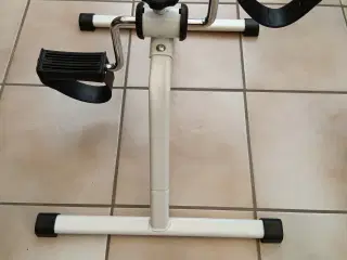 Pedaltrainer meget velholdt