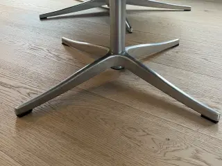 2 Prag lænestole med skamler ( som nye)