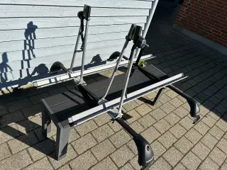 Nissan Qasquai tagbøjler og cykelstativ