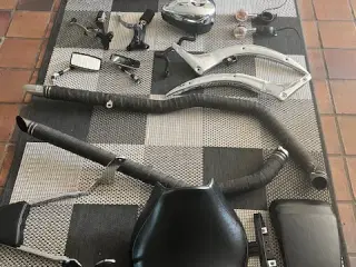Næsten nye reservedele til Suzuki Intruder M800 20