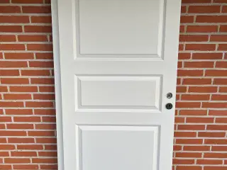 Swedoor døre. Ikke massive.