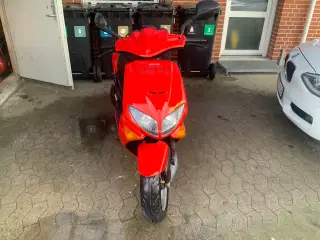 Peugeot speedfighter scooter 45