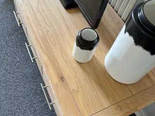 TV-bord i sæbebehandlet/hvidpigmenteret eg