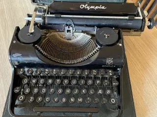 Skrivemaskine. Olympia Simplex