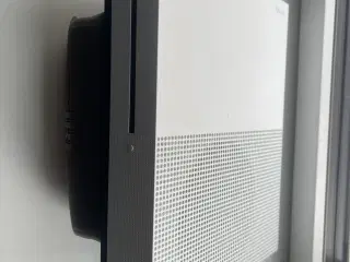 XBOX ONE S 1TB