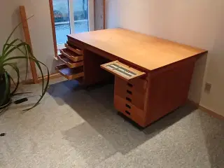 Stor kontorskrivebord