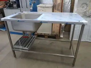 Rustfri stålbord m. vask 130x70xH90cm